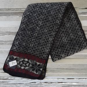 FLOSS Brushed Icelandic Wool Scraf Snowflakes